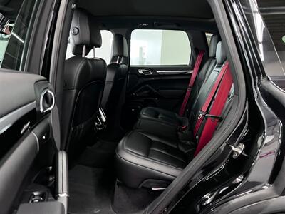 2016 Porsche Cayenne S   - Photo 46 - Grand Rapids, MI 49548