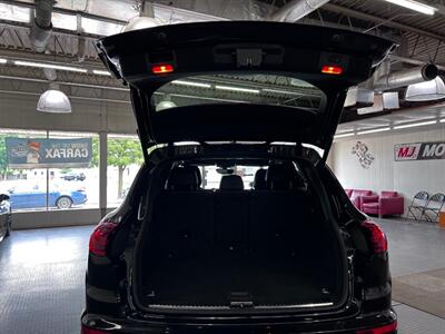 2016 Porsche Cayenne S   - Photo 50 - Grand Rapids, MI 49548