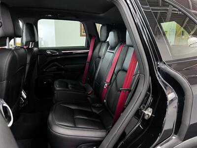 2016 Porsche Cayenne S   - Photo 47 - Grand Rapids, MI 49548