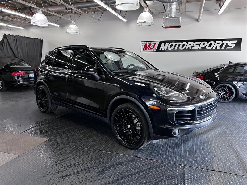 2016 Porsche Cayenne S  