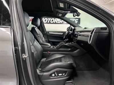 2019 Porsche Cayenne S   - Photo 38 - Grand Rapids, MI 49548