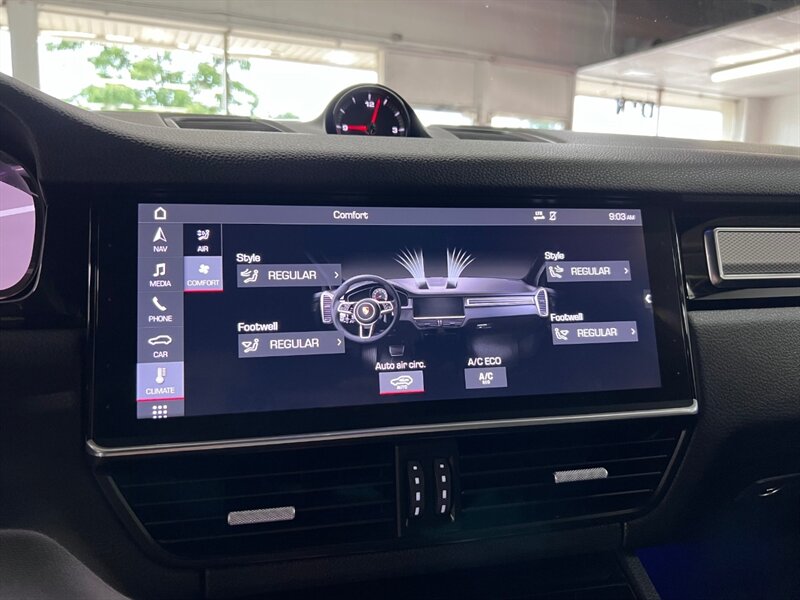 2019 Porsche Cayenne S photo 30