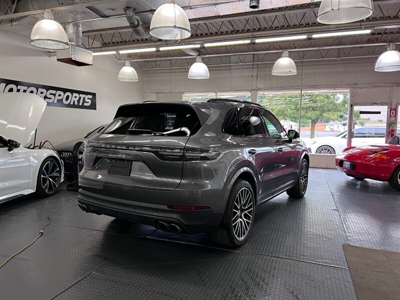 2019 Porsche Cayenne S photo 8