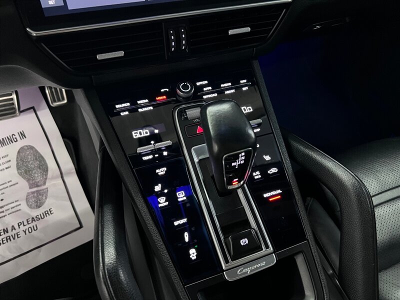 2019 Porsche Cayenne S photo 32