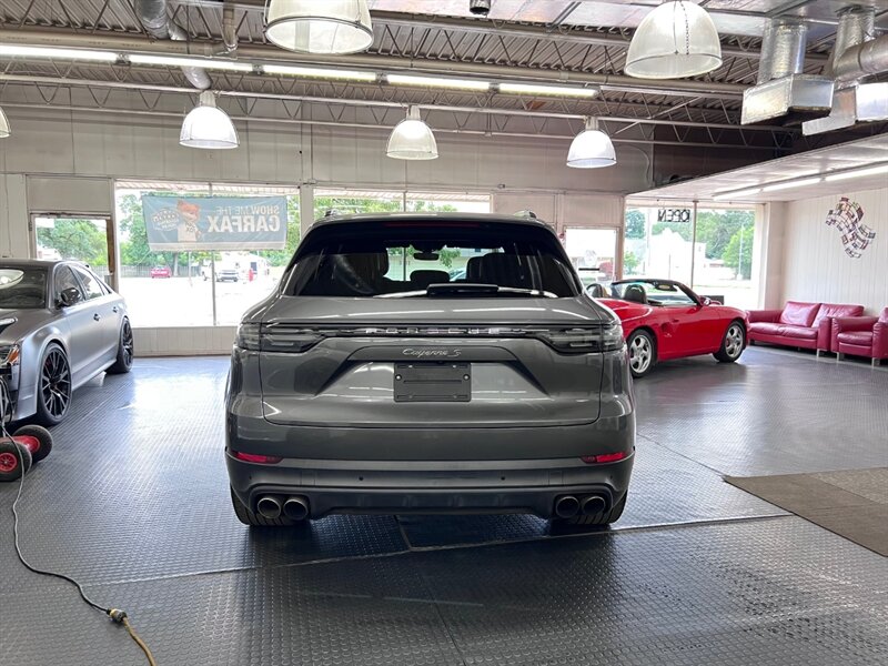 2019 Porsche Cayenne S photo 7