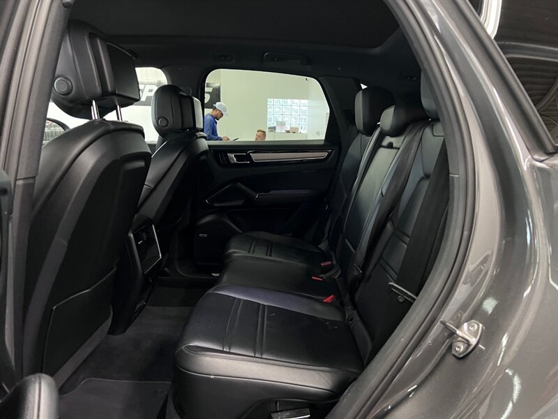 2019 Porsche Cayenne S photo 43