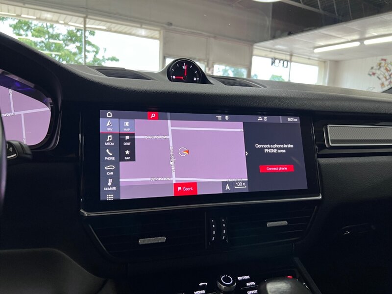 2019 Porsche Cayenne S photo 26