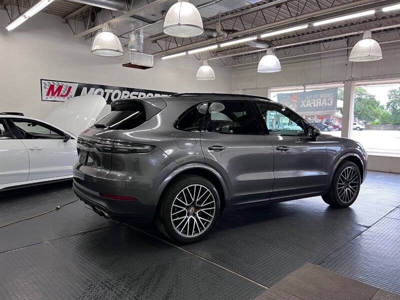 2019 Porsche Cayenne S photo 9