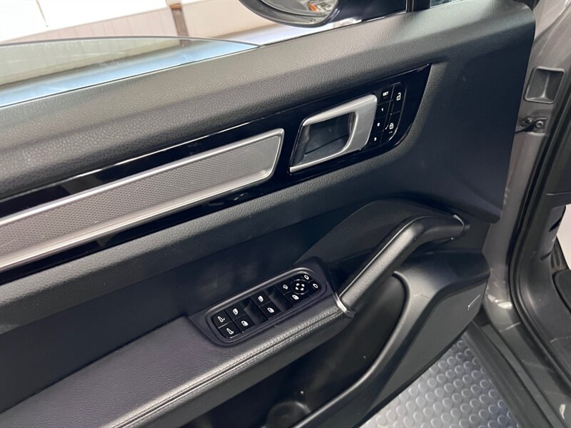 2019 Porsche Cayenne S photo 15