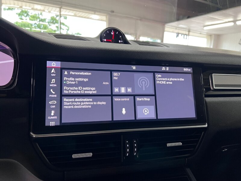 2019 Porsche Cayenne S photo 25