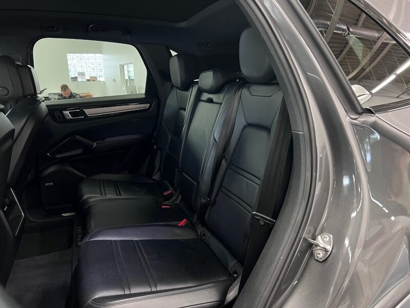2019 Porsche Cayenne S photo 44