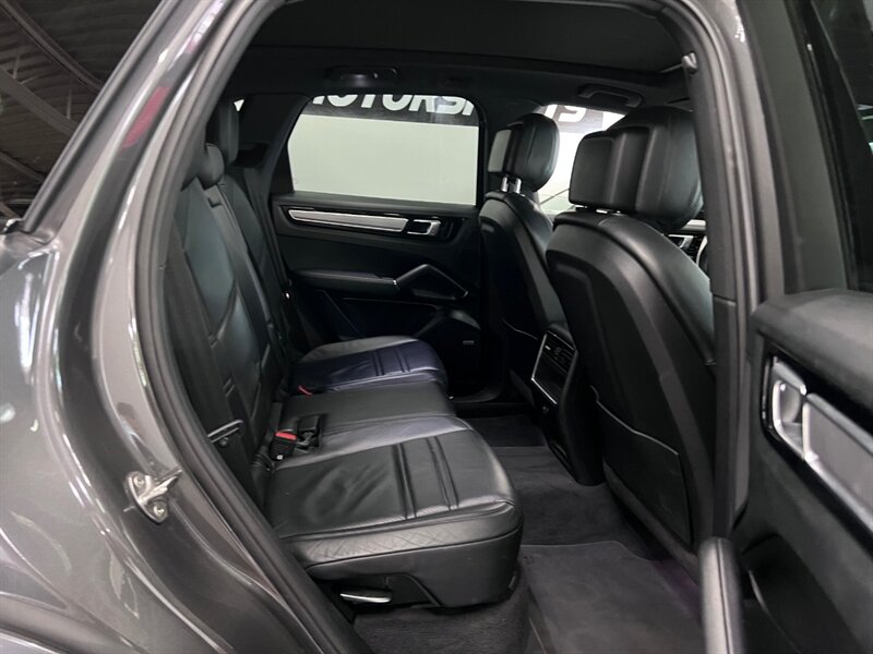 2019 Porsche Cayenne S photo 40