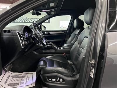 2019 Porsche Cayenne S   - Photo 16 - Grand Rapids, MI 49548