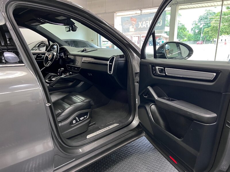 2019 Porsche Cayenne S photo 35
