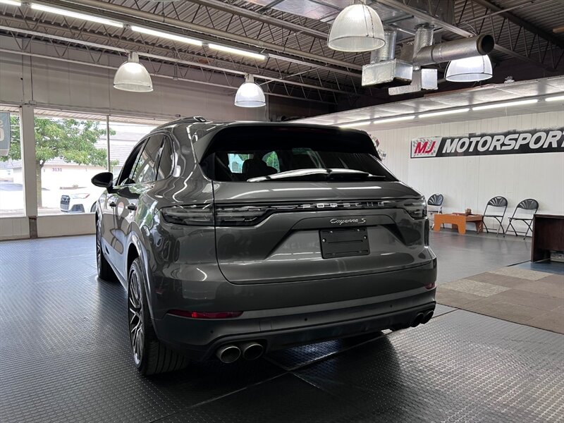 2019 Porsche Cayenne S photo 6