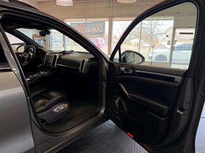 2017 Porsche Cayenne S   - Photo 50 - Grand Rapids, MI 49548