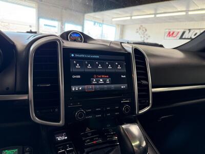 2017 Porsche Cayenne S   - Photo 37 - Grand Rapids, MI 49548