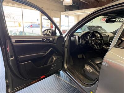 2017 Porsche Cayenne S   - Photo 20 - Grand Rapids, MI 49548