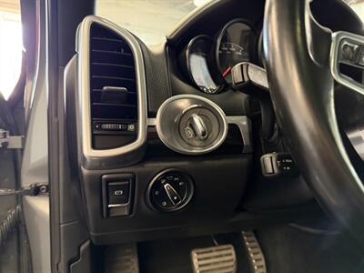 2017 Porsche Cayenne S   - Photo 28 - Grand Rapids, MI 49548