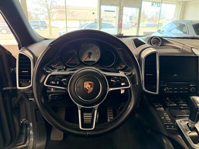 2017 Porsche Cayenne S   - Photo 31 - Grand Rapids, MI 49548