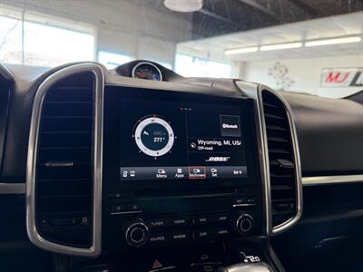 2017 Porsche Cayenne S   - Photo 46 - Grand Rapids, MI 49548