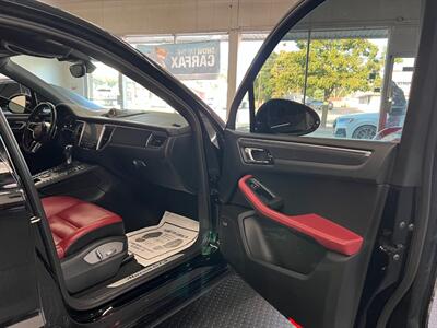2017 Porsche Macan GTS   - Photo 40 - Grand Rapids, MI 49548