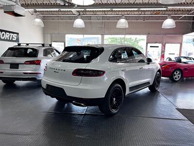 2017 Porsche Macan   - Photo 9 - Grand Rapids, MI 49548