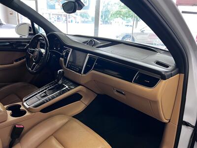 2017 Porsche Macan   - Photo 24 - Grand Rapids, MI 49548