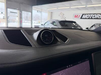 2020 Porsche Macan Turbo   - Photo 41 - Grand Rapids, MI 49548
