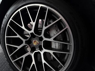 2020 Porsche Macan Turbo   - Photo 20 - Grand Rapids, MI 49548