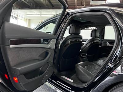 2014 Audi S8 4.0T quattro   - Photo 40 - Grand Rapids, MI 49548