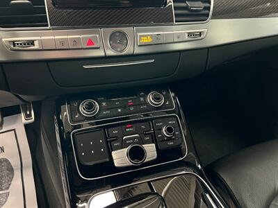 2017 Audi S8 plus 4.0T quattro   - Photo 43 - Grand Rapids, MI 49548