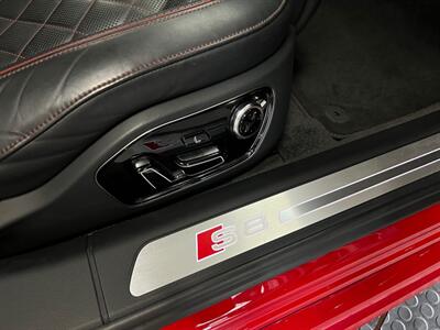 2017 Audi S8 plus 4.0T quattro   - Photo 50 - Grand Rapids, MI 49548