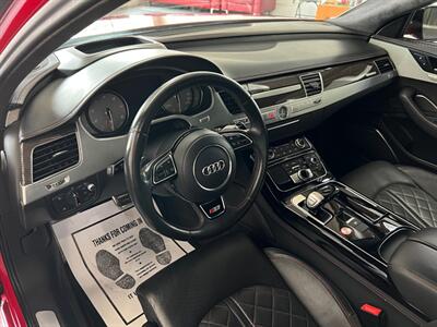 2017 Audi S8 plus 4.0T quattro   - Photo 24 - Grand Rapids, MI 49548