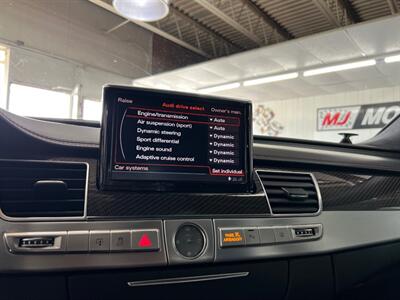 2017 Audi S8 plus 4.0T quattro   - Photo 35 - Grand Rapids, MI 49548
