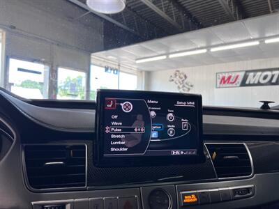 2016 Audi S8 plus 4.0T quattro   - Photo 37 - Grand Rapids, MI 49548