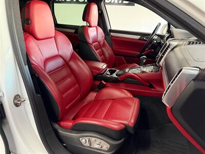 2016 Porsche Cayenne GTS   - Photo 41 - Grand Rapids, MI 49548