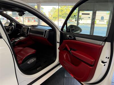 2016 Porsche Cayenne GTS   - Photo 38 - Grand Rapids, MI 49548