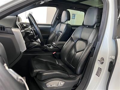 2016 Porsche Cayenne GTS   - Photo 33 - Grand Rapids, MI 49548