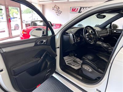 2016 Porsche Cayenne GTS   - Photo 28 - Grand Rapids, MI 49548