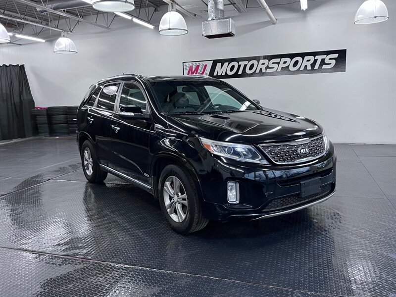 2014 Kia Sorento SX Limited - Photo 1 - Grand Rapids, MI 49548