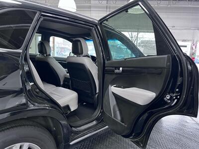 2014 Kia Sorento SX Limited   - Photo 34 - Grand Rapids, MI 49548