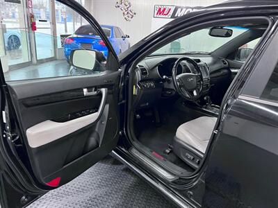 2014 Kia Sorento SX Limited   - Photo 11 - Grand Rapids, MI 49548
