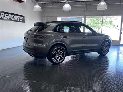2019 Porsche Cayenne   - Photo 10 - Grand Rapids, MI 49548