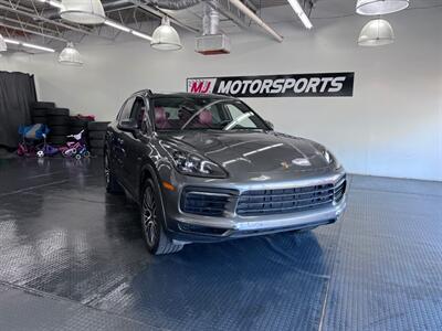 2019 Porsche Cayenne   - Photo 2 - Grand Rapids, MI 49548