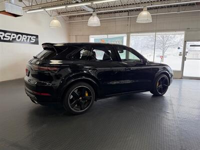 2019 Porsche Cayenne Turbo   - Photo 11 - Grand Rapids, MI 49548