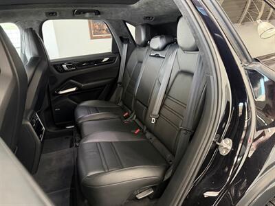 2019 Porsche Cayenne Turbo   - Photo 59 - Grand Rapids, MI 49548