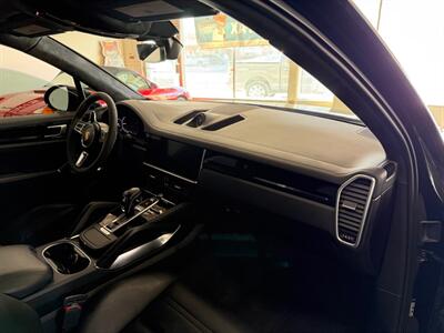 2019 Porsche Cayenne Turbo   - Photo 49 - Grand Rapids, MI 49548