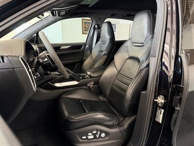 2019 Porsche Cayenne Turbo   - Photo 21 - Grand Rapids, MI 49548
