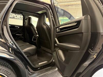 2019 Porsche Cayenne Turbo   - Photo 54 - Grand Rapids, MI 49548